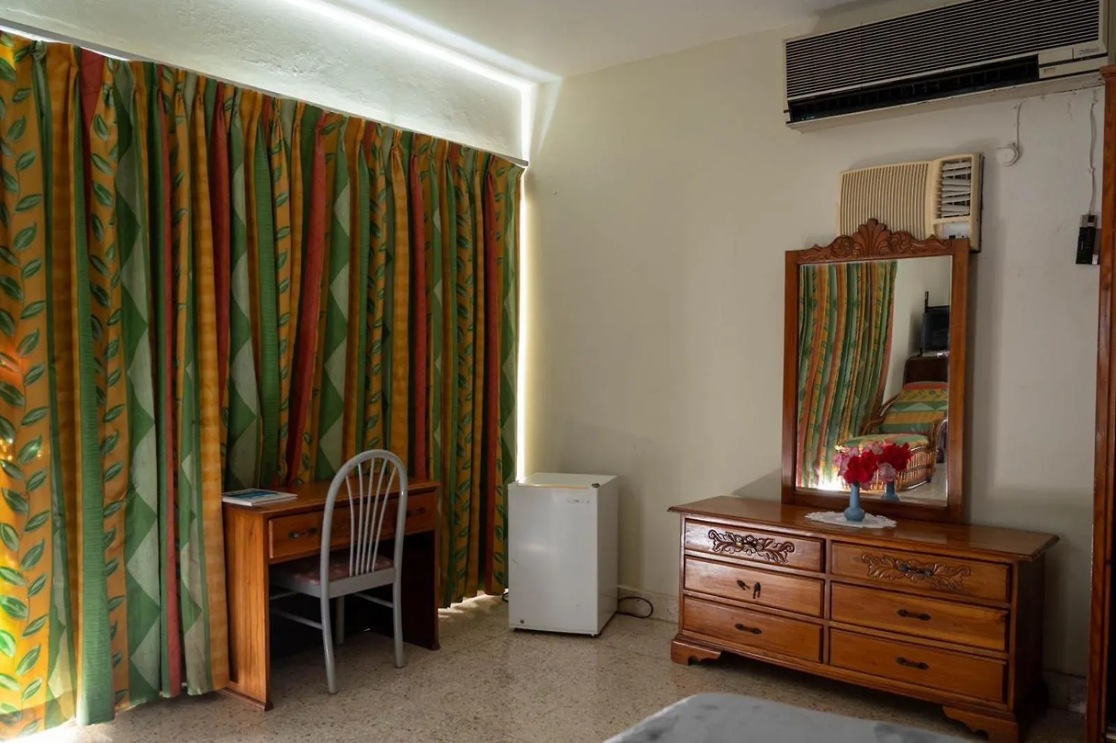 Ocean View King Room At Sahara Hotel モンテゴ・ベイ ゲストハウス